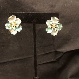 Blue flower earrings